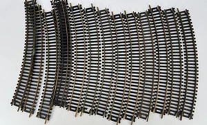 Atlas #33 HO Scale Lot of (14) 18" R Curved Track Good Condition - Picture 1 of 6