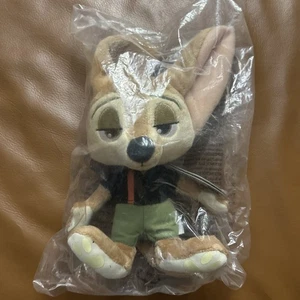 NWT DISNEY ZOOTOPIA FINNICK THE FOX 9" PLUSH BEANIE BY TOMY ~ NEW - Picture 1 of 4