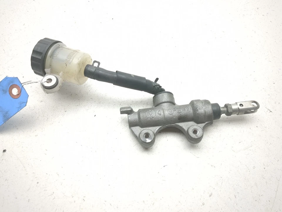 Cilindro maestro de freno trasero Yamaha R6 YZF-R6R 09-16 Foto 1 de 4
