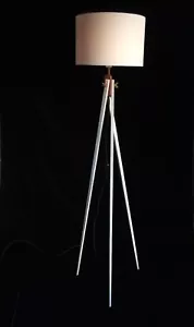 Stehlampe Standleuchte Stoffschirm Tripod Stehleuchte Stativlampe Massivholz - Bild 1 von 3