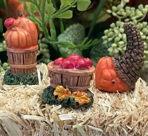 Puppenhaus Feengarten Deko HERBST Ernte Micro Füllhorn Korb Äpfel  - Bild 1 von 1