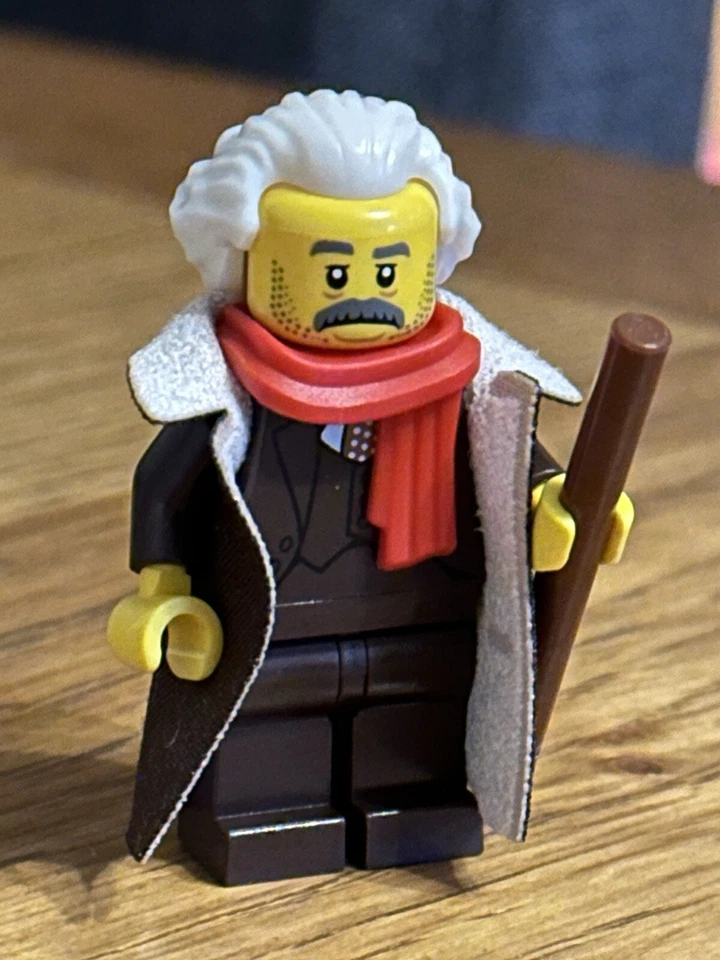 Lego Willy wonka Charlie and the chocolate factory  Grandpa Joe custom moc  - Image 1 of 1