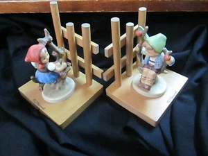 Juego de sujetalibros Hummel firmados de 3 1/2" de alto "Apple Tree Boy" y "Apple Tree Girl" - Imagen 1 de 10