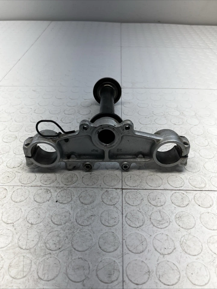 Yamaha TTR225 2002 OEM horquilla delantera abrazadera inferior triple árbol vástago OEM Foto 1 de 4