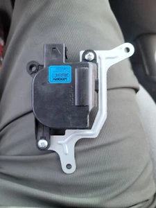 HVAC Mode Door Actuator 4 Seasons 73392 - Picture 1 of 3
