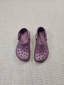 Crocs Mädchen Größe 4 Lila Slipper Freizeit Outdoor - Bild 1 von 9