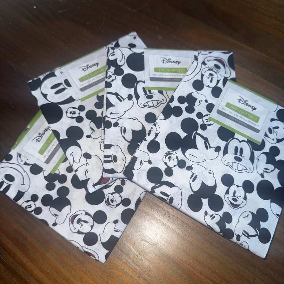 Disney Minnie Mouse Single Fat Quarter 100 Cotton 18"x22" Ears Bow Red Hearts