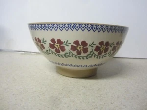 VINTAGE NICHOLAS MOSSE IRELAND FOOTED POTTERY BOWL RED  ROSE FLOWERS 7 1/4" - Picture 1 of 10