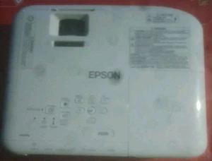 Epson VS250 LCD Projector 3200Lumens 800 x 600 H838A, No Remote - Picture 1 of 10