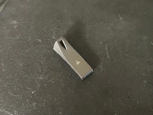 💥💥  NEW TESLA OEM Model S,3,X,Y USB Flash Drive for Dashcam 128GB  - Picture 1 of 3