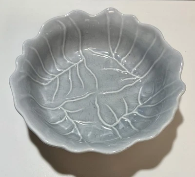 Cuenco de hojas de repollo gris Mid Century hecho en EE. UU. 7" de diámetro en muy buena condición  Foto 1 de 4