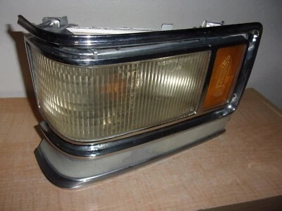 1975 1976 Cadillac Deville Fleetwood Driver Left Corner Marker Turn Light #2 - Image 1 of 4