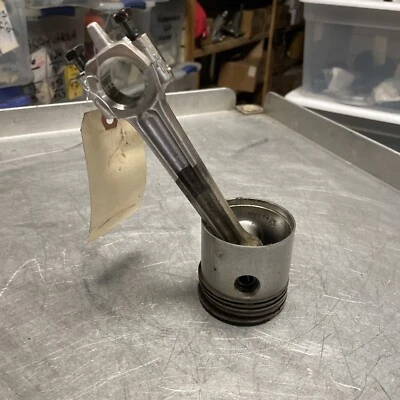 OEM GOOD USED VINTAGE WISCONSIN AA AB ABN ABS PISTON ROD RINGS - Image 1 of 4