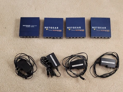 Лот из 3 NETGEAR FS105 5-портовый Ethernet коммутаторы со шнурами. + 1 ProSAFE GS105 - Изображение 1 из 4