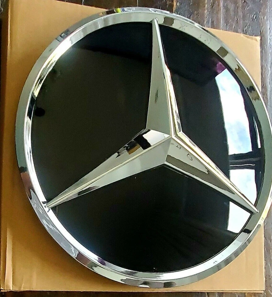 Front Grill 3D Star Mirror Emblem Logo For 2015-2019 Mercedes-Benz GLE GLC GLS - Image 1 of 4