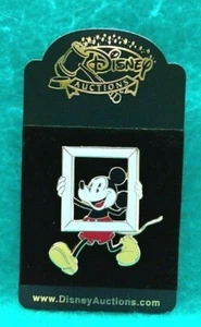 ANTIGUO NOC LE 500 Subastas Disney PIN Pie-Eyed Mickey Mouse sostiene marco de fotos - Imagen 1 de 2
