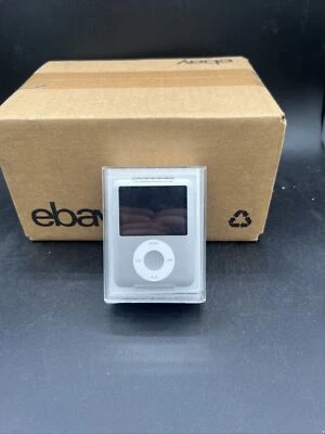 Apple iPod Nano A1236 4GB Silver 3rd Generation (MA978LL/A) - Image 1 of 4