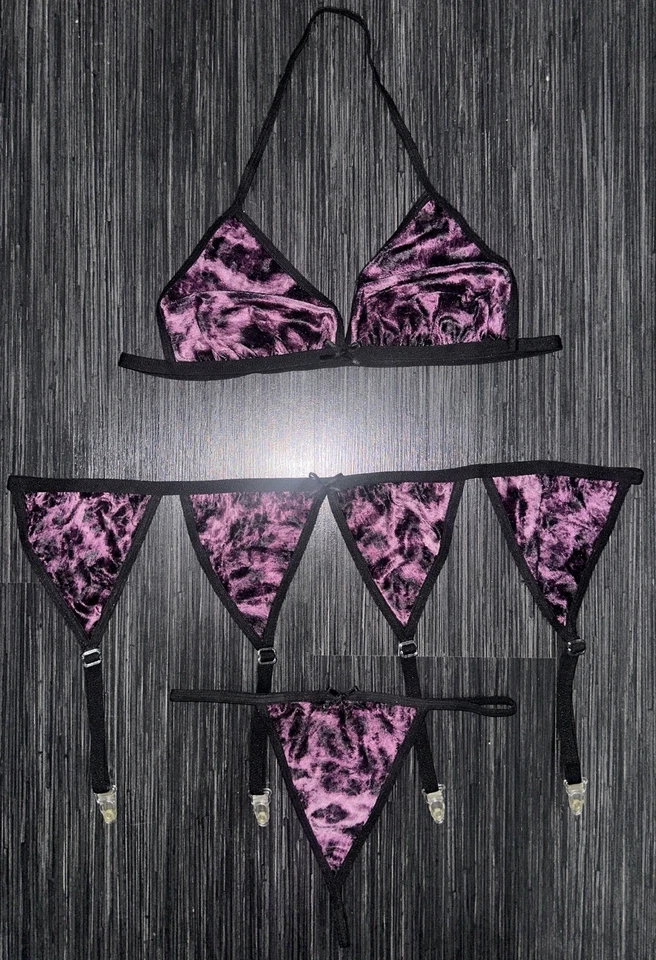 Cottelli 3-teilg. Soft BH-Set mit Strapsgürtel + String + Nylonstrümpfe Neu - Bild 1 von 1