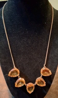 J. Collar Crew Topacio Amarillo Vidrio Facetado Lágrima Tono Dorado  Foto 1 de 4