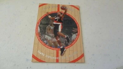 1998 UPPER DECK HARD COURT # 16 DAMON STOUDAMIRE BASKETBALL CARD - Image 1 of 2