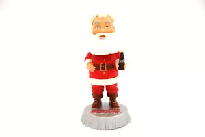 Neu COCA-COLA SANTA BOBBLEHEAD Carl's Jr. 2002 FLASCHENDECKELSTÄNDER Weihnachten - Bild 1 von 5