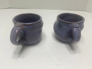 2 Kunsthandwerk Steinzeug blau lila Rotware Kaffeetassen Keramik Künstler signiert - Bild 1 von 8