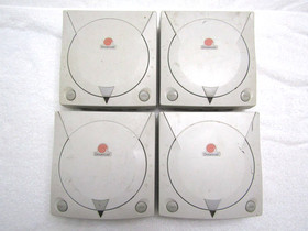 Lot of 4 Sega Dreamcast V2 Systems - All don't read disc, for parts repair only!