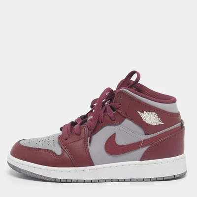 Zapatillas Air Jordans Borgoña Gris Cuero Jordan 1 Mid Cherrywood Rojo Talla 375 Foto 1 de 4