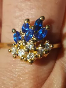Anello Zaffiro Blu Taglio Marchesa e Zaffiro Bianco Creato in Laboratorio Oro Giallo Massiccio 14kt - Foto 1 di 12