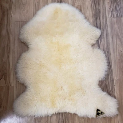 Vtg With Tag Sheepskin Rug The Tannery New Zealand Size 4 ? 34" x 27" - Image 1 of 4