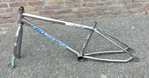 GT BMX PRO SERIES 24 INCH 1990 old school VINTAGE BMX frame AND FORK - Picture 1 of 24