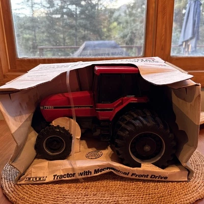 Tractor Case IH ERTL 1987 NUEVO DE COLECCIÓN 7140 de metal fundido a presión con cabina edición especial Foto 1 de 4