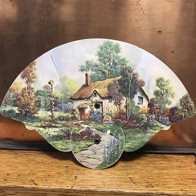 Papel abanico casa de campo escena de flores URC Pat #1655229 1930 antiguo firmado Foto 1 de 4