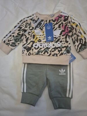 Tuta Adidas set 2 pezzi bambina squadra jogger pile nuova 0-3 mesi neonato - Immagine 1 di 4