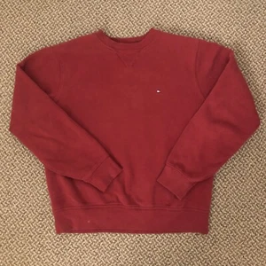 Tommy Hilfiger Mens Red Pullover Crewneck Sweatshirt with Embroidered Logo - Picture 1 of 10