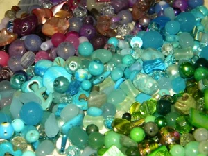 NEW 1/2 (lb) PEACOCK Mixed Purple/ Blue/ Greens LOOSE BEADS LOT Colorful lot - Picture 1 of 12