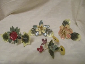 Juego vintage de 4 servilleteros de flores de metal Tole - Imagen 1 de 24