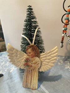 Hermoso adorno de ángel de porcelana - Imagen 1 de 3