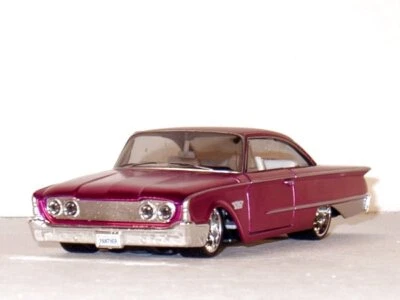 FORD Starliner - 1960 - pinkmetallic - Maisto 1:26 - Immagine 1 di 2