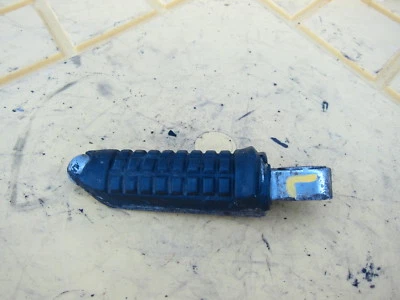 Suzuki Katana 600 GSX600F 1994 OEM REPOSAPIÉS DELANTERO IZQUIERDO CLAVIJA PASO A PASO Foto 1 de 4