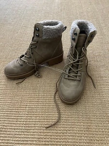 Rocket Dog Plush Foam Women's Tan Mid Calf Faux Fur Trim Boots Size 9 - Picture 1 of 3