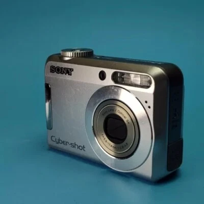 SONY DSC-S650 7.2MP CCD Vintage Digital Camera 100% Working - Image 1 of 4