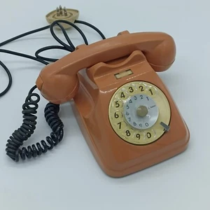 Telefono a disco S62 marchiato Italtel rosa colore originale - Foto 1 di 4