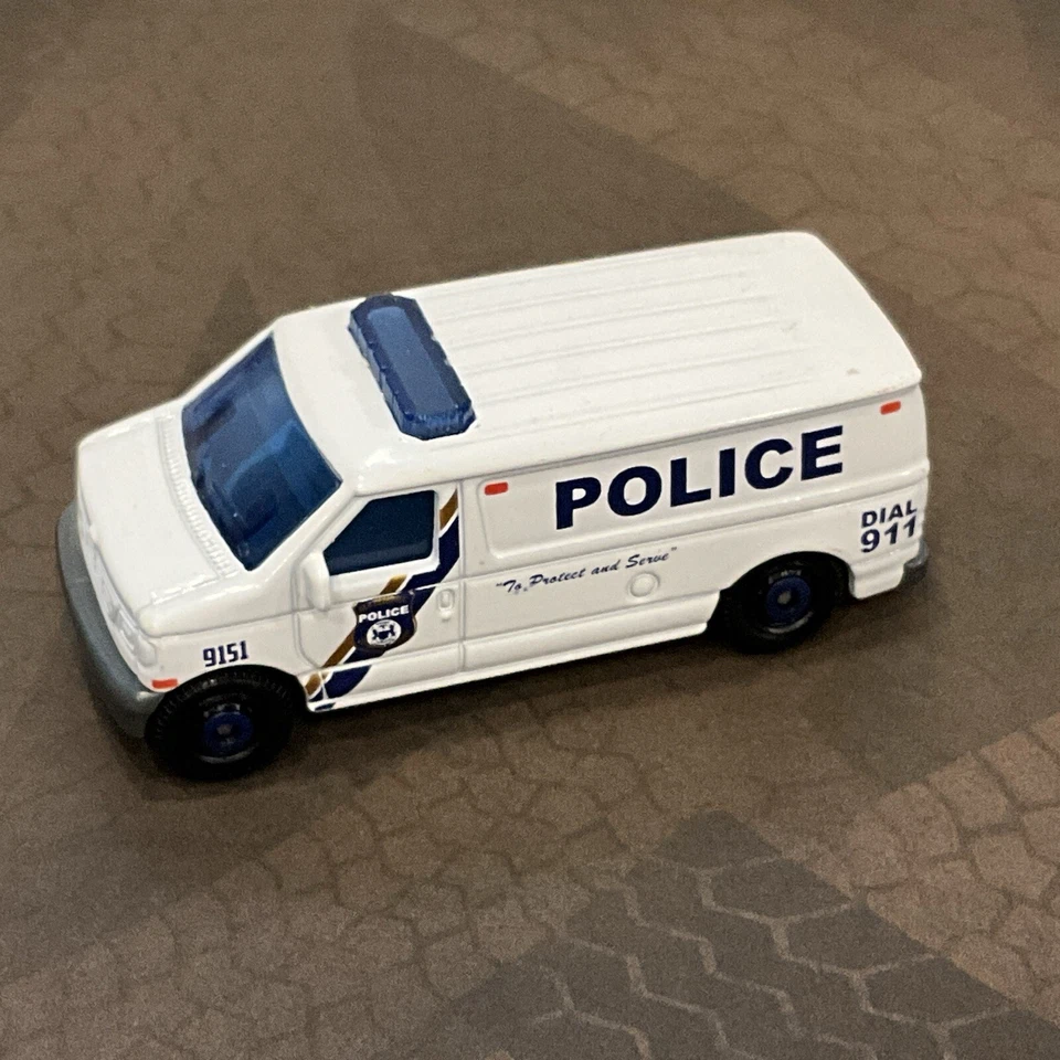 Matchbox 1999 Ford Panel Van Diecast 2017 K35 PLAYED As Is - Image 1 of 1