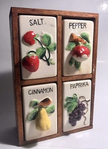 Paprika vintage 5 pezzi sale pepe cannella con appendiabiti porta spezie in legno Giappone - Foto 1 di 7