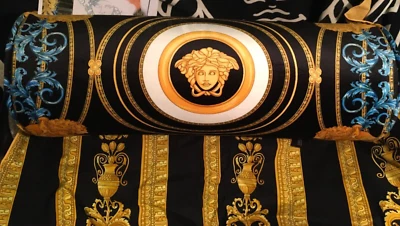Almohada VERSACE León Medusa Tigre Refuerzo con Inserto Cuello Nuevo Italia Venta Foto 1 de 4