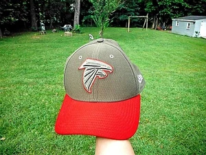 NWT! OOP/DS NFL ATLANTA FALCONS NEW ERA 39/30 FITTED-MD/LG SALUTE TO SERVICE CAP - Picture 1 of 10