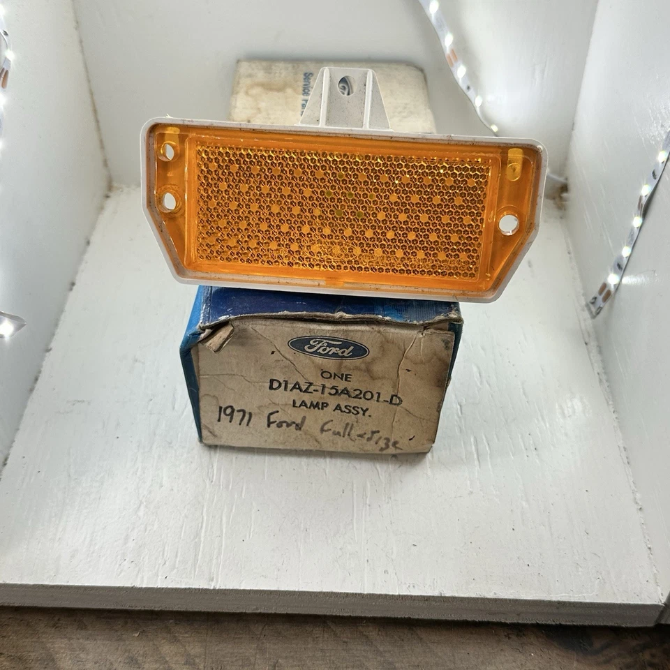 Nuevo conjunto de lámpara OEM FORD D1AZ-15A201-D compatible con 71-73 Galaxie LTD XL 71-72 personalizado Foto 1 de 4