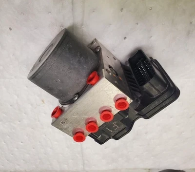 2017-2019 TOYOTA HIGHLANDER ABS Anti-Lock Brake Actuator and Pump Assembly OEM - Image 1 of 4