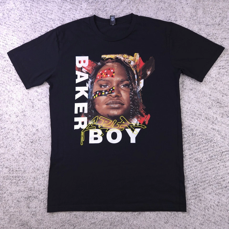 Camisa Baker Boy Para Hombres Mediana Gela Gira Concierto Australia Hip Hop Doble Cara Usada en Excelente Condición Foto 1 de 4